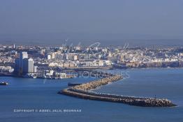 Image du Maroc Professionnelle de  Cette vue sur le port et la médina de Safi, une des plus anciennes villes du Maroc, marquée par la présence des portugais. Elle est la capitale de la région Doukkala-Abda et se situe sur le littoral atlantique, Lundi 26 Février 2007. (Photo / Abdeljalil Bounhar) 